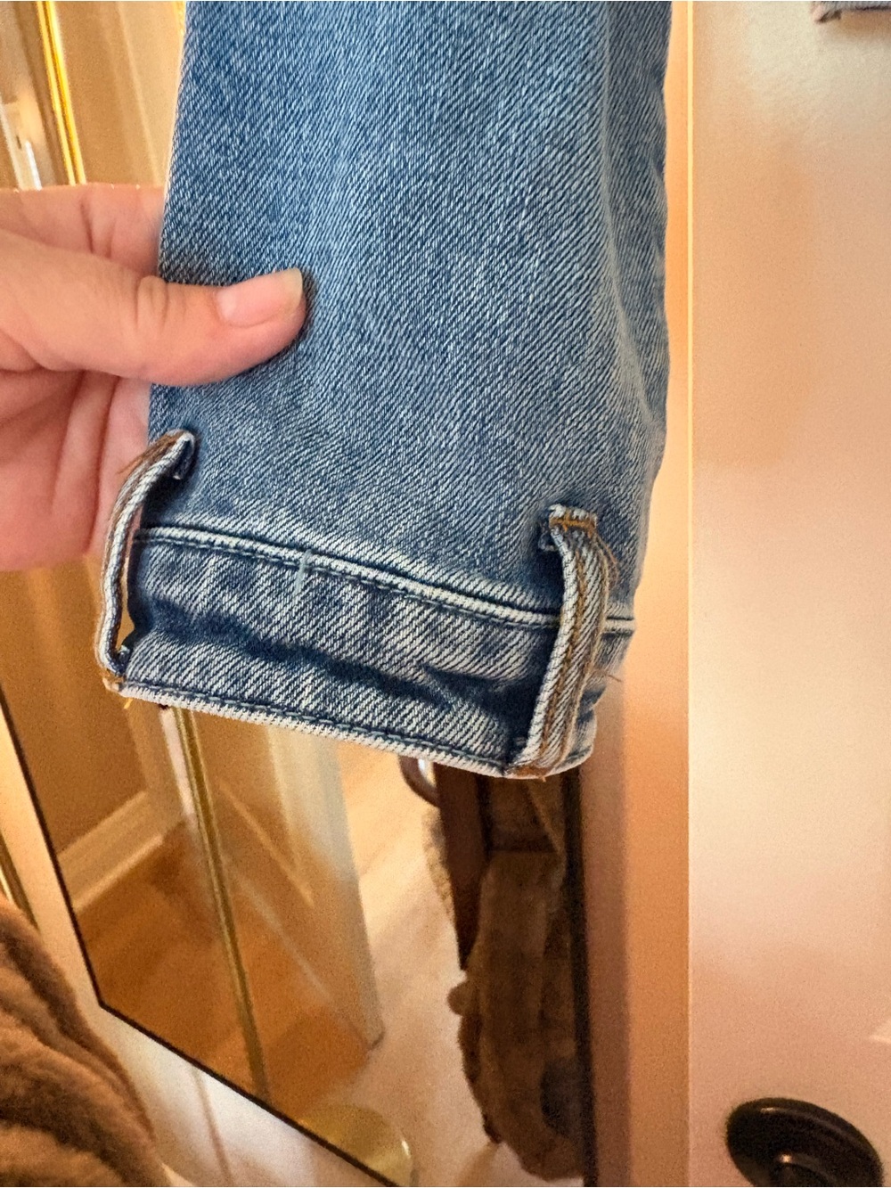CAbi Jeanie Denim Jacket Spring 2026 - Picture 6 of 9